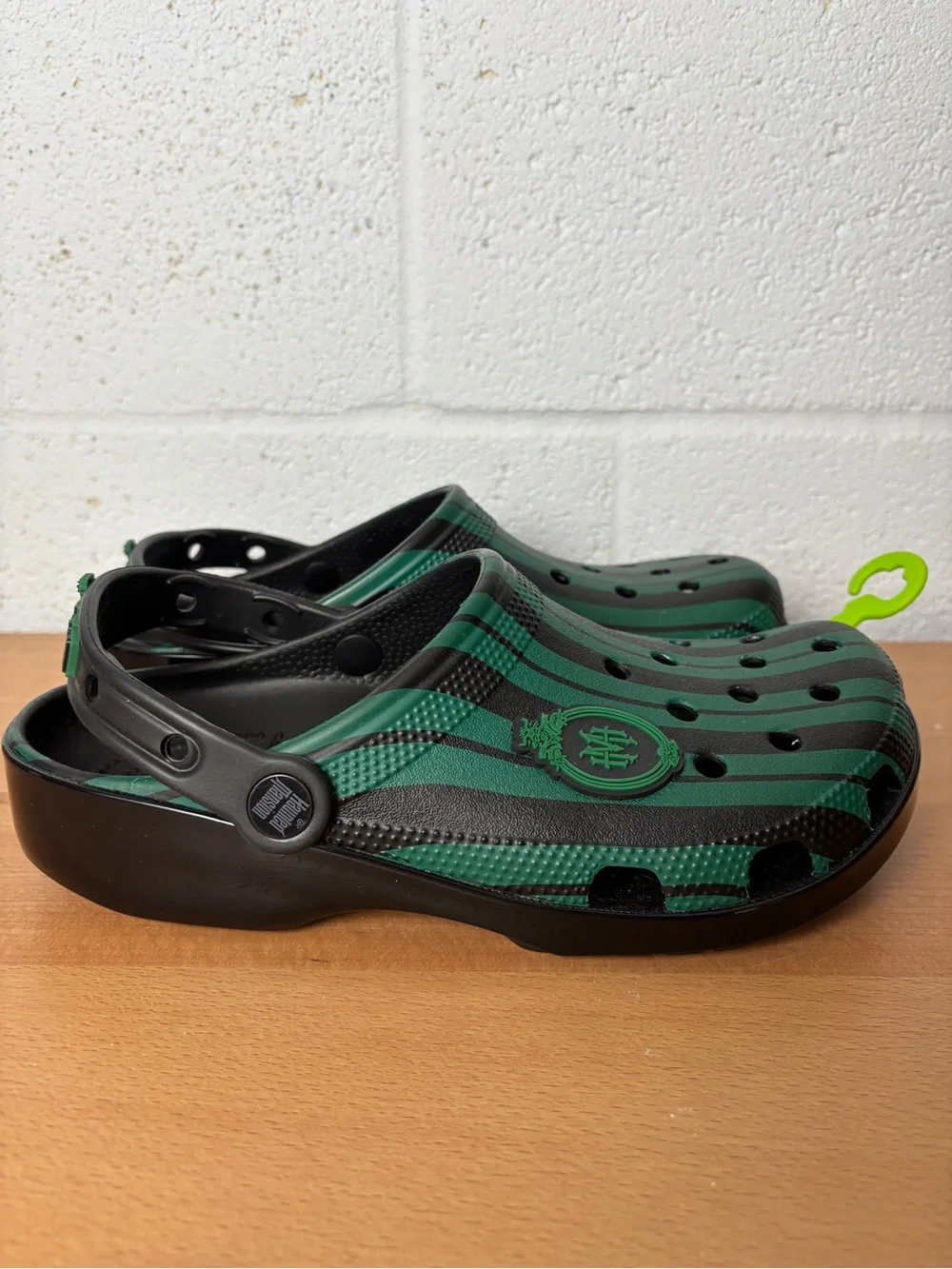CROCS fun striped